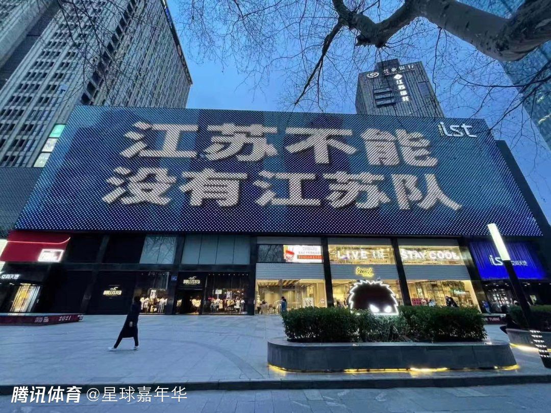 而且，这个等级还是宋家大小姐设的？那自己岂不是把宋家大小姐给骂了？我的天......这不是自寻死路吗？。